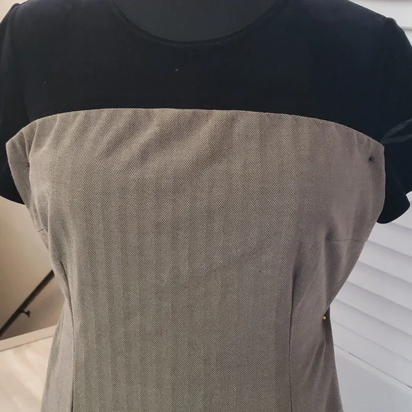 Dress - Picture 2 of 6